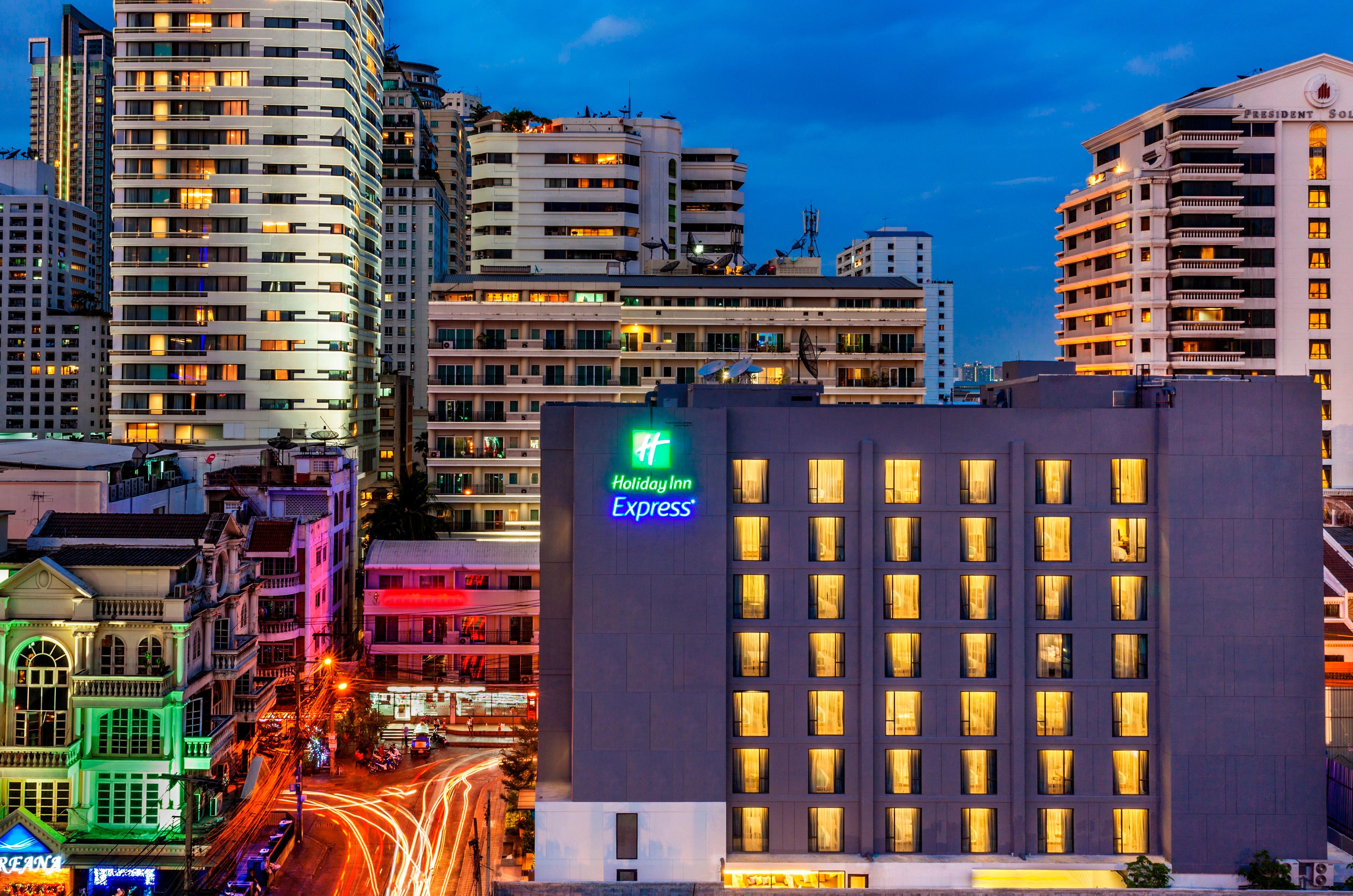 Holiday Inn Express Bangkok Sukhumvit 11, An Ihg Hotel Екстер'єр фото